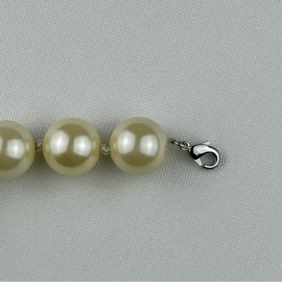 Ann Taylor Factory Oversized Pearl Necklace - Off-White with Silver Tone Clasp - Picture 6 of 7